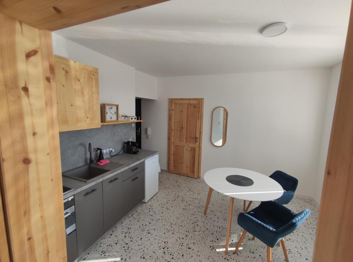 Sky Apartment Prievidza Exterior foto
